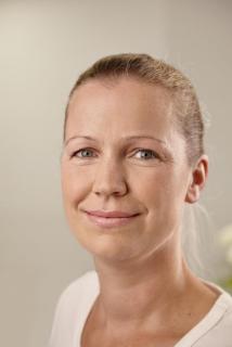 Frau Dr. Ernst